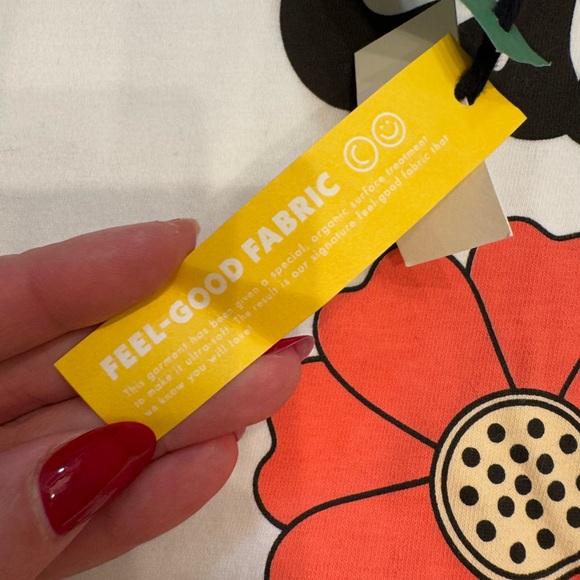 NWT Hundred Pieces California 70’s Flower Printed Tee Shirt - Picture 5 of 6